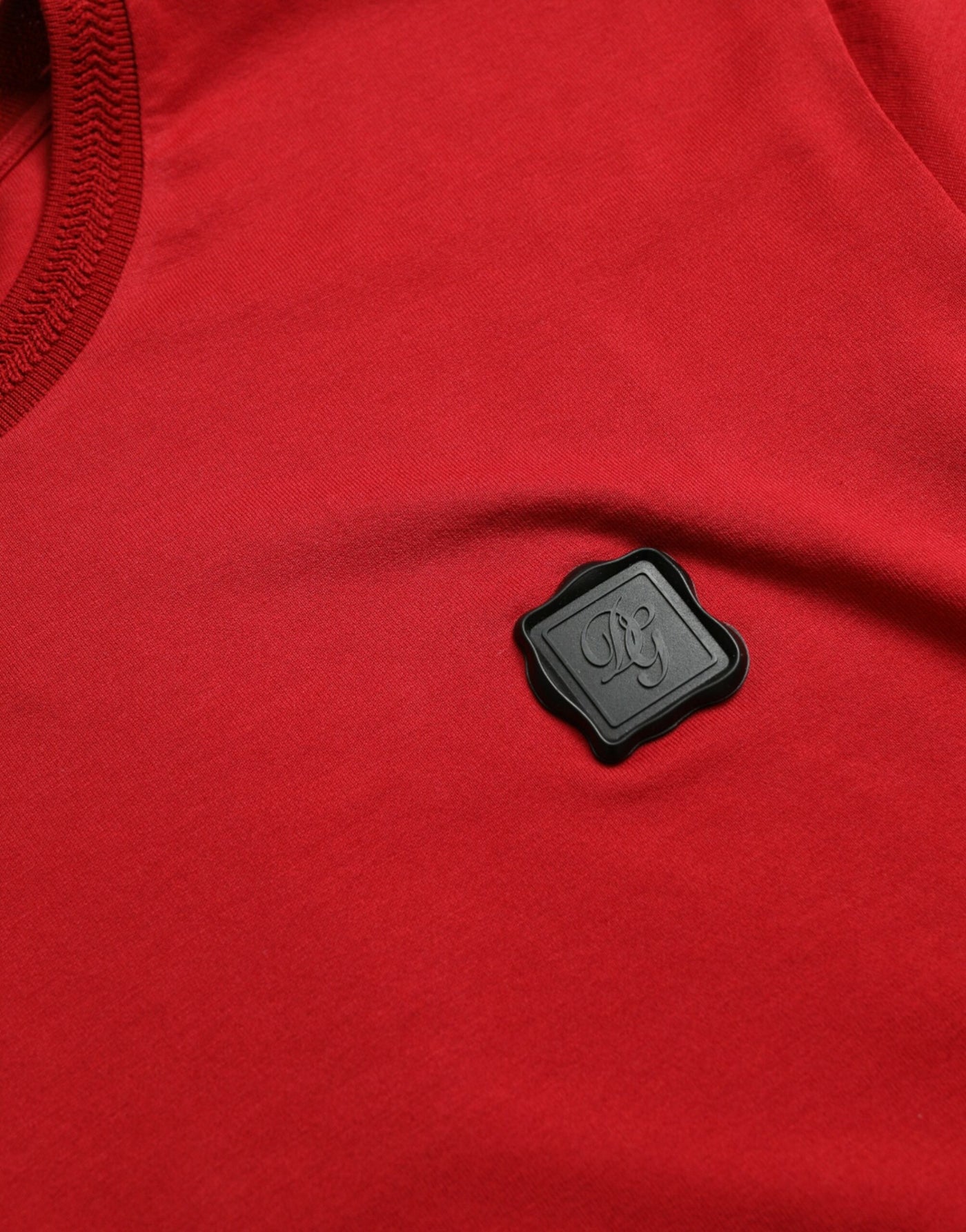 Rotes Logo-Patch-T-Shirt mit Rundhalsausschnitt aus Baumwolle