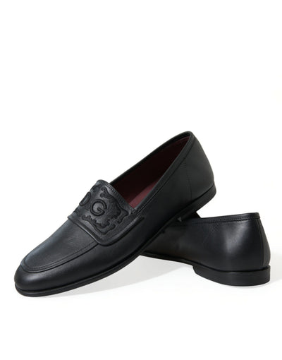 Elegante schwarze bestickte Loafers