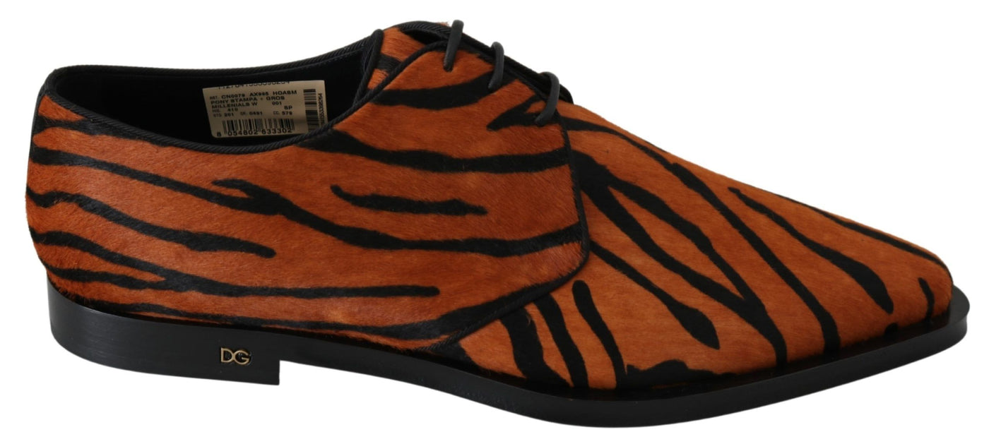 Kleiderschuhe mit Tigermuster und Ponyhaar